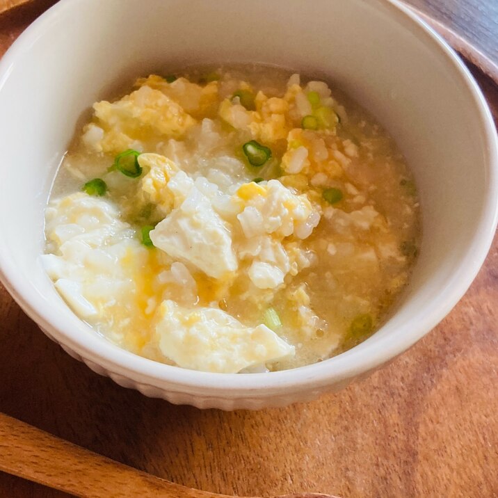 簡単ごはん♪豆腐と卵の雑炊
